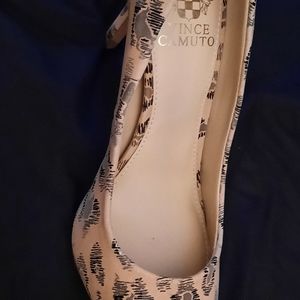 Vince Camuto pumps
